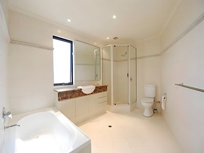 25 / 16 Kings Park Road, West Perth