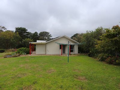 8 Border Road South, Donovans