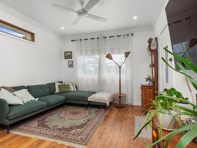 87 Cardiff Road, Elermore Vale