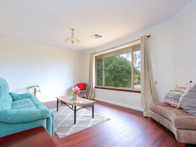 11 Cowlishaw Rise , Parmelia