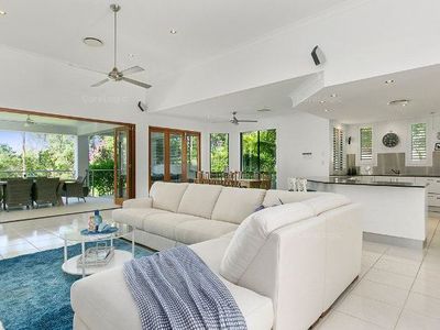 8 Lakeside Drive, Peregian Springs