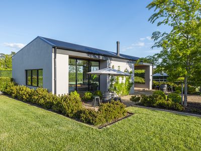 19 Hammet Place, Macedon