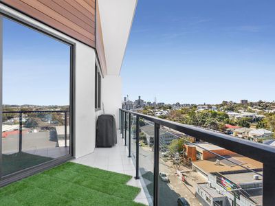 615/8 Deshon Street, Woolloongabba