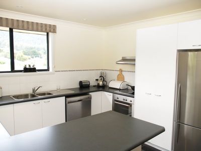 2 / 52 Sale Street, Huonville