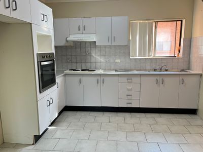 10/33 Queens Road, Westmead