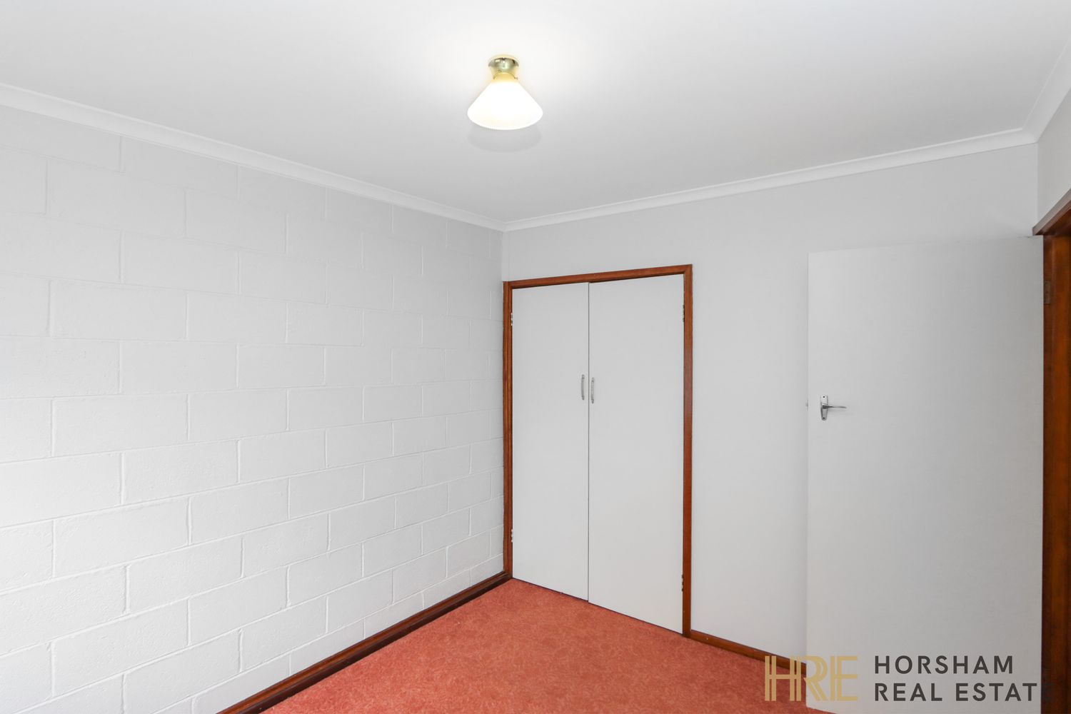 2 / 2 Olympic Street, Horsham