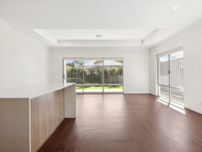 12A Loris Way, Kardinya