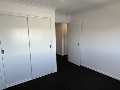 5 Rayer Walk, Tarneit
