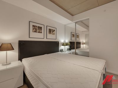 805 / 17 Singers Lane, Melbourne
