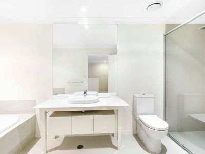 162 / 162 North Hill Drive, Robina