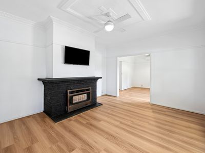 70 Breakwater Road, Thomson