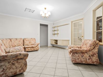 62 Kingsmill Gardens, Winthrop
