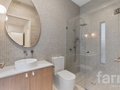 3 / 2 Lyra Avenue, Hope Island