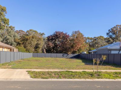 24 Goodenia Drive, Benalla