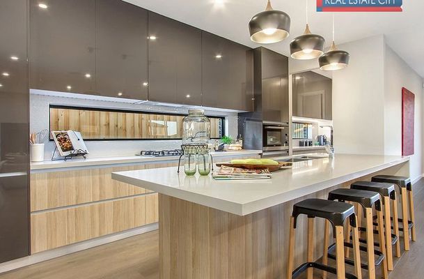13 Naxos Road, Greenvale