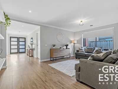 30 Lemon Grove, Cranbourne West