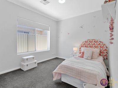 12 Bate Close, Piara Waters