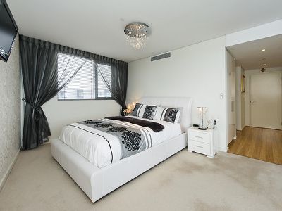 305 / 30 The Circus, Burswood