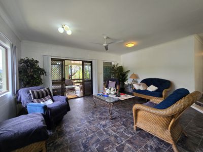 15 Twelfth Avenue, Atherton