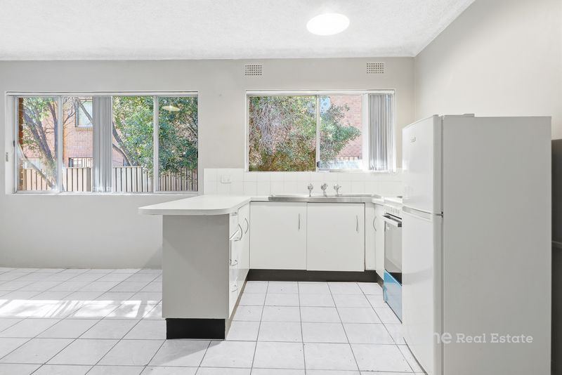 4 / 20 Bringelly Road , Kingswood