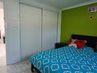 42 Kenneth Crescent, Dean Park