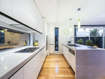 2 / 217 Woods Street, Newport