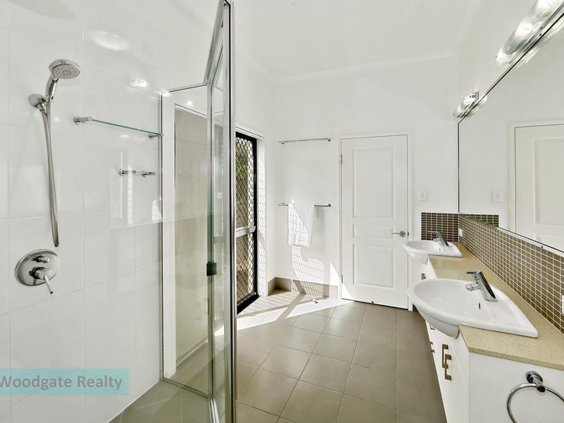 31 Esplanade, Woodgate