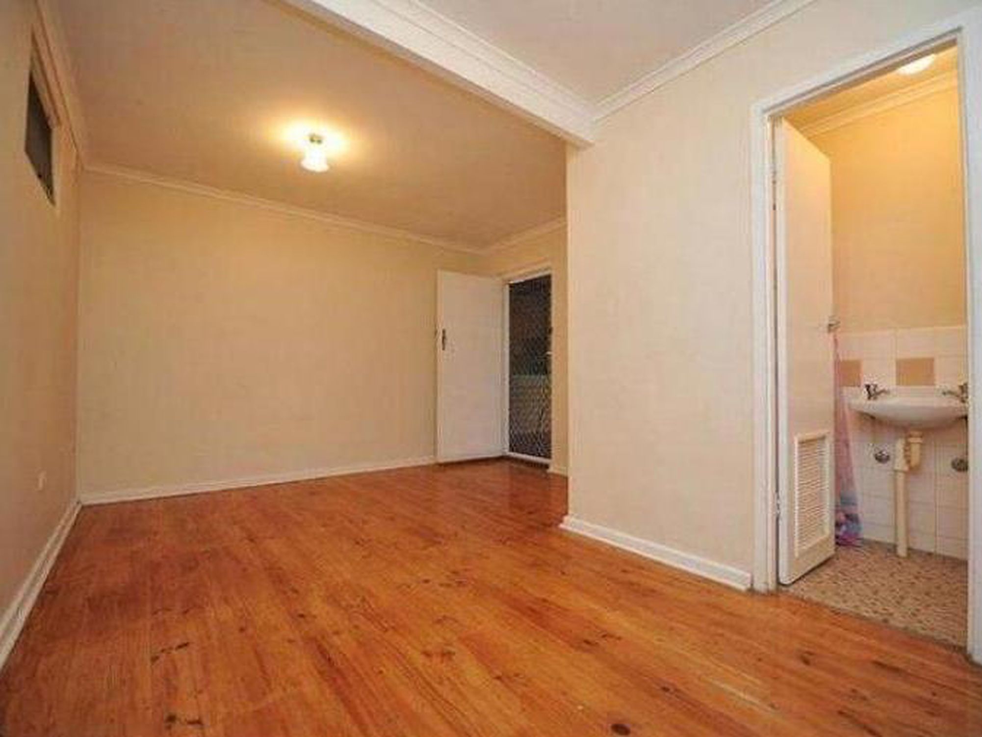 7 Kapoola Avenue, Campbelltown
