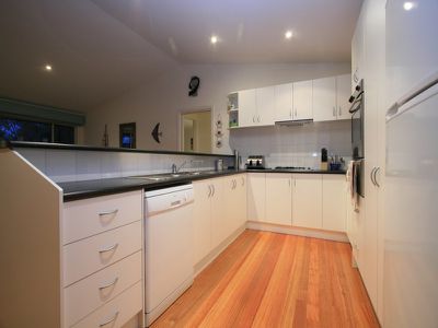 2 Byron Close, Rye