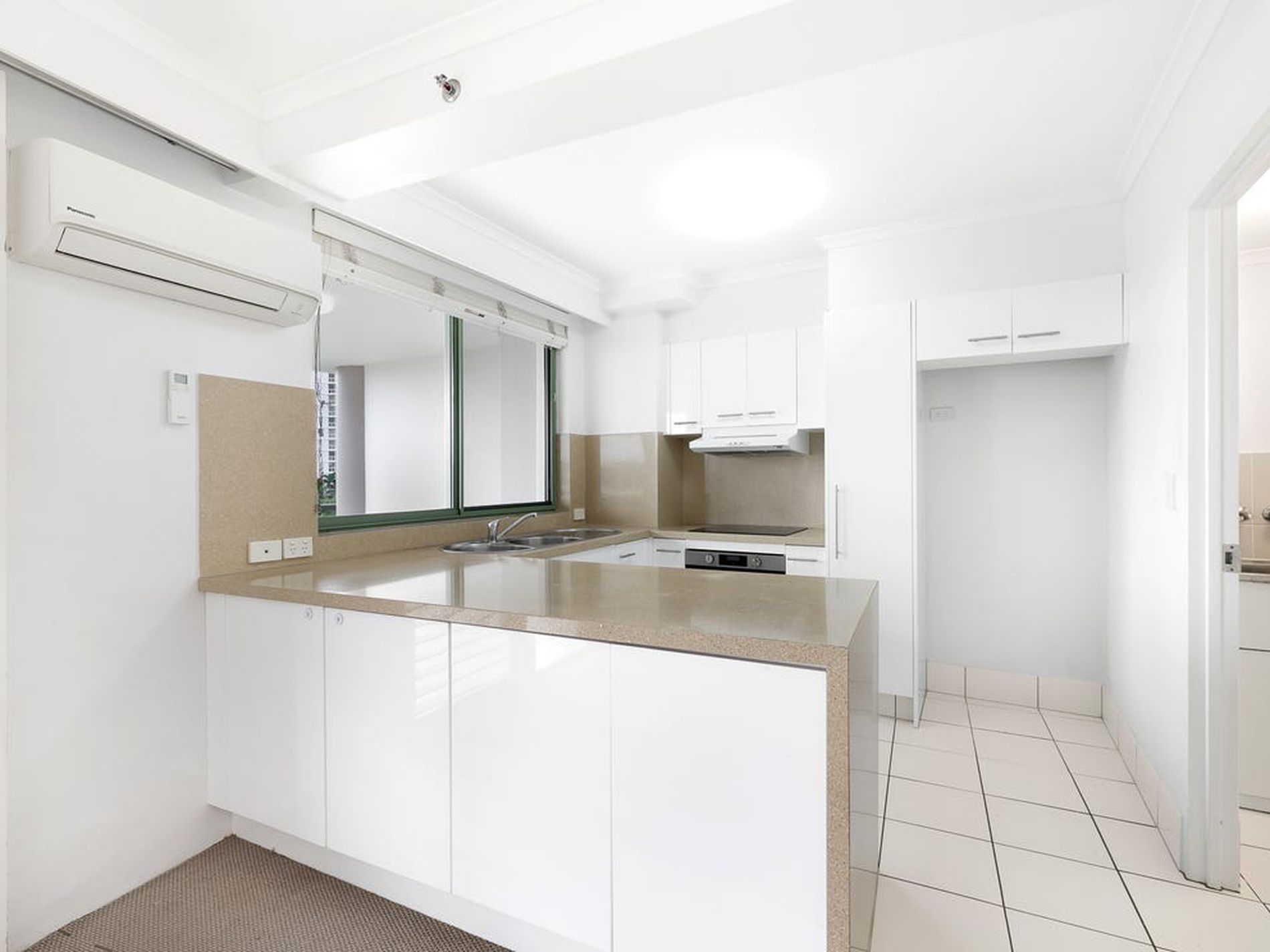9 / 29-39 Woodroffe Ave, Main Beach