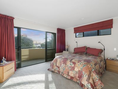 22 Beach Road, Te Atatu Peninsula