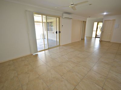 14 Topaz Circuit, Urangan