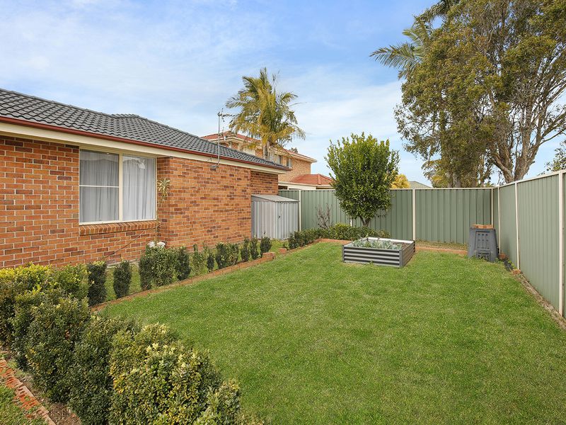 6 Amanda Place, Horsley