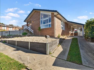 10  Priestley cres , Seymour