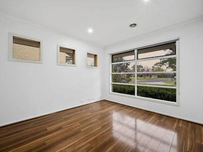 8 Manhattan Close , Sanctuary Lakes