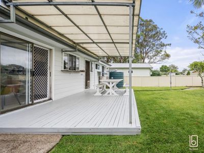 26 Warwick Avenue, Mannering Park