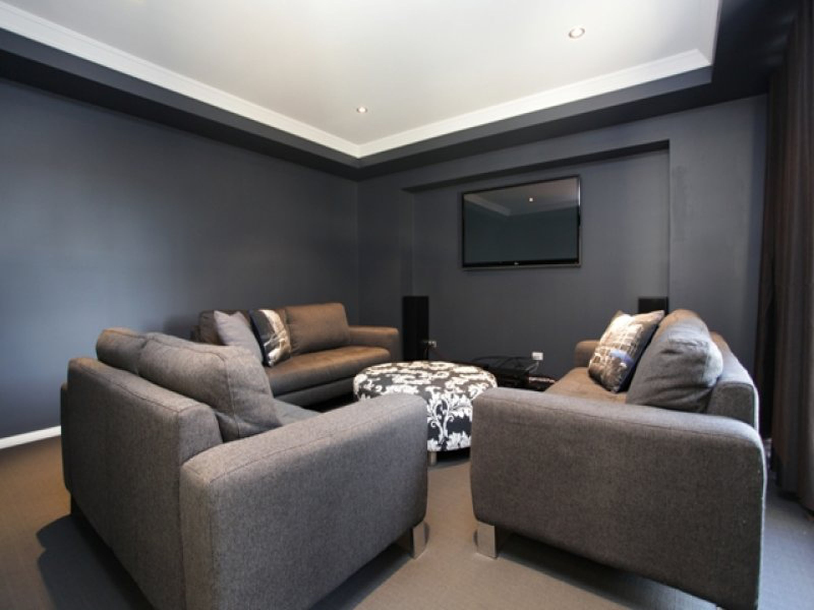 1 Heaton Avenue, CLAREMONT MEADOWS