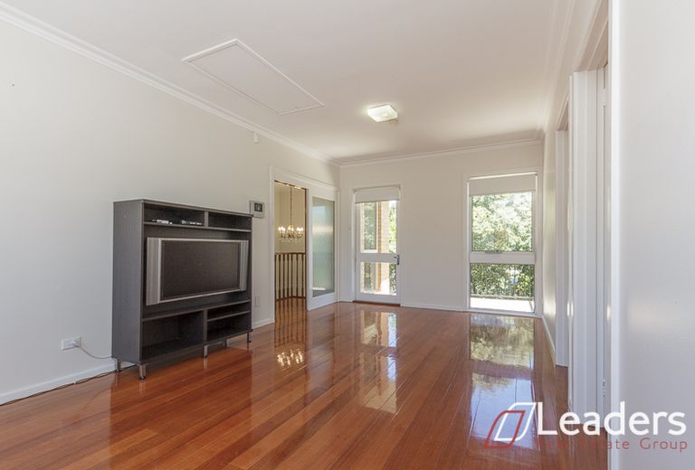 88 ESSEX ROAD, Mount Waverley