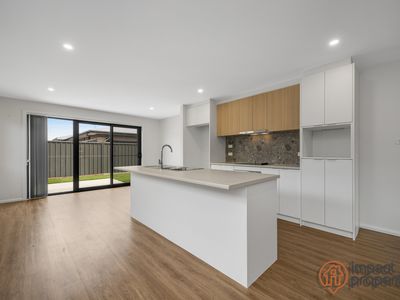 9 Vahland Street, Taylor