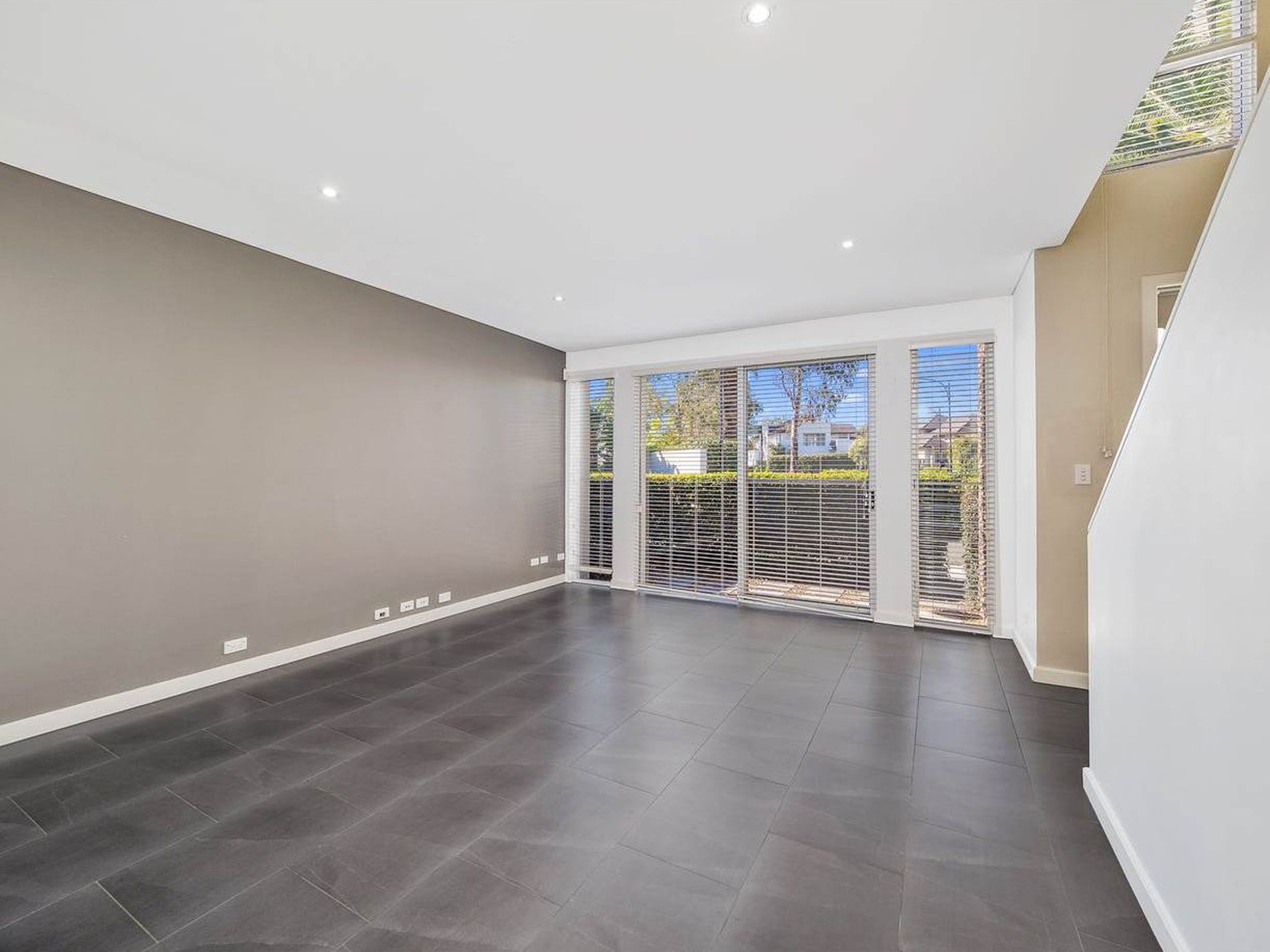 2 Waterstone Crescent,, Bella Vista