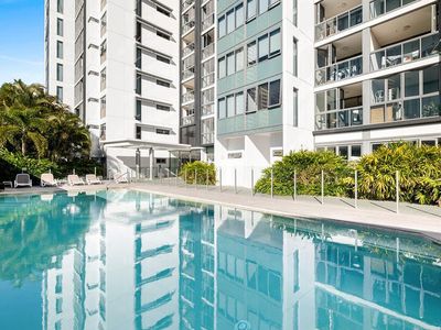 2033 / 16 Hamilton Place, Bowen Hills