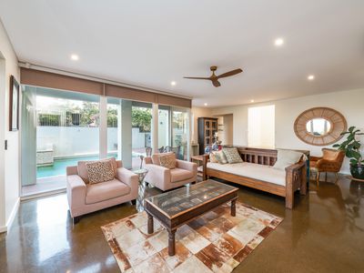 1 Stirling Drive, Castle Hill