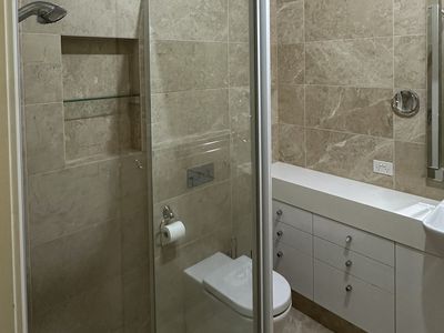 145 Barnes Boulevard, Horsham