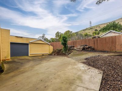 85 Avoca Valley Road, Heathcote