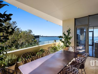 9 / 8 Mounts Bay Road, Crawley