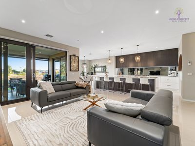 16 Outrigger Court, Point Cook