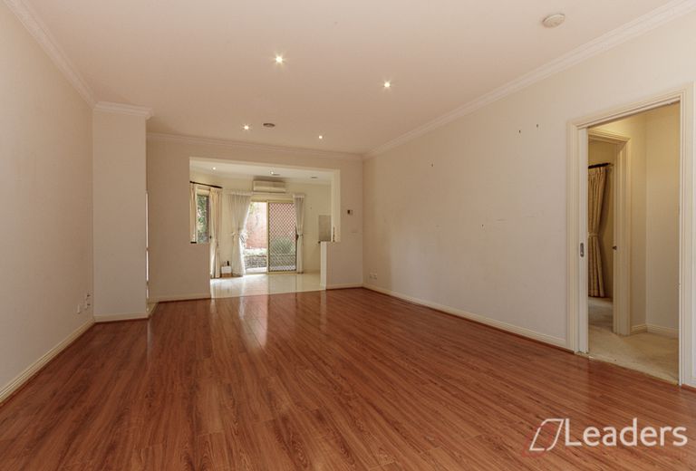 2 / 2 Allister Street, Mount Waverley