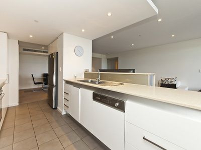 803 / 30 The Circus, Burswood