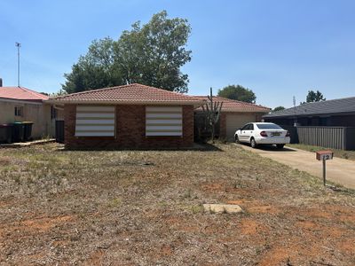 12 Windsor Parade, Dubbo