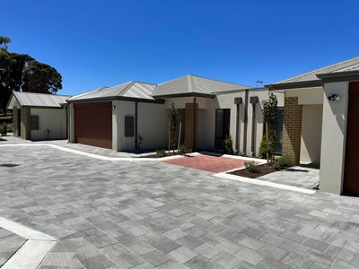 4 / 6 Merion Court, Yanchep